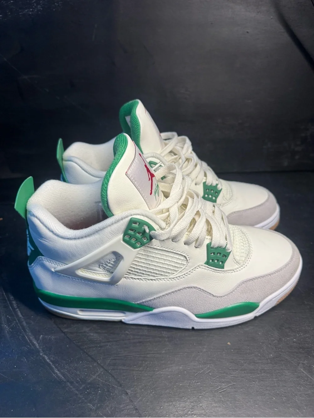 Jordan 4 pine green White and Green Retro Style Basketball Sneakers